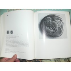 Griechische Münzkunst. Kurze Kunstgeschichte an Beispielen aus der Sammlung S.M. Gustaf VI. Adolf, König von Schweden.
