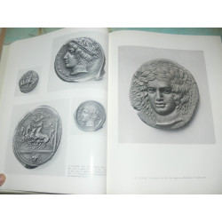 Franke P. - Hirmer M. - Die griechische Münze. 2 (Greek Coins by Colin Kraay)